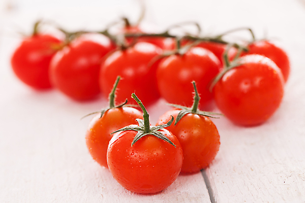 포토 JPG 해외이미지 식물 음식 줄기 백그라운드 잎 다이어트 토마토 채소 재료 자연 건강 요리 사람없음 빨간색 초록색 물 빛 정원 식사 젖음 흰색 나뭇가지 신선 체리 그룹 맛 떨어짐 작음 먹기 오브젝트 유기농 날것 내추럴 강렬 고립 채식주의자 해외202004 해외포토 자연요소 나무 웰빙 컬러 컨셉 과일 모션 크기 생태계 채식 파일형식 이미지허브