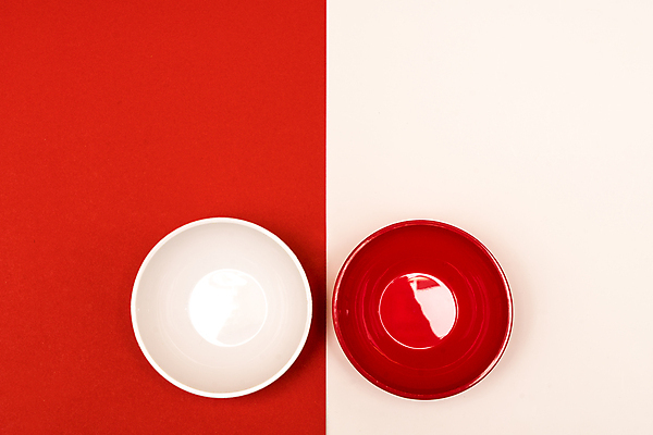 포토 JPG 해외이미지 전통 접시 음식 백그라운드 다이어트 토마토 채소 고추 탁자 양파 콩 건강 요리 사람없음 빨간색 초록색 여름 숟가락 식사 저녁식사 흰색 신선 뜨거움 사발 달콤 맛 수프 먹기 크림 유기농 매움 후추 점심식사 고립 채식주의자 핸드메이드 해외202004 해외포토 식기 웰빙 계절 컬러 가구 컨셉 모션 곡류 수저 사기그릇 향신료 채식 파일형식 이미지허브