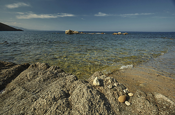 포토 JPG 해외이미지 구름 모래 바다 섬 자연 하늘 풍경 사람없음 물 여름 이탈리아 사막 만 지중해 모래언덕 묘사 언덕 질감 암초 남쪽 내추럴 고립 지질학 해외202004 해외포토 자연요소 계절 교육 유럽 방향 생태계 파일형식 이미지허브