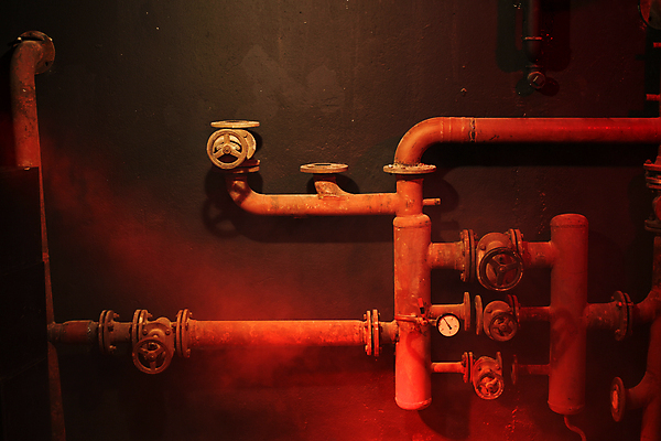 포토 JPG 해외이미지 산업 포즈 백그라운드 공장 사람없음 가로 빨간색 힘 에너지 뜨거움 제조 위험 공포 매연 무거움 계량기 재앙 철강 파이프라인 해외202004 해외포토 컬러 컨셉 공업 환경오염 무게 파이프_관 파일형식 이미지허브