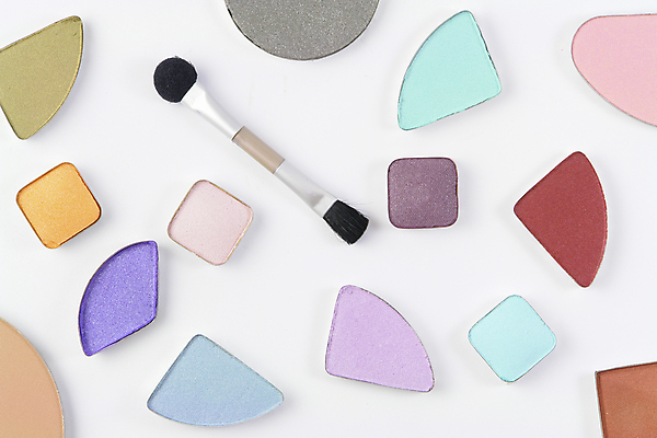 포토 JPG 해외이미지 디자인 사람없음 가로 파란색 컬러풀 유행 화장품 화려 우아함 볼터치 아이섀도 신청 해외202004 해외포토 컬러 컨셉 화장 뷰티 파일형식 이미지허브