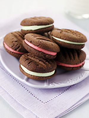 포토 JPG 해외이미지 접시 사람없음 쿠키 초콜릿 달콤 크림 레시피 해외202004 해외포토 식기 디저트 맛 파일형식 이미지허브