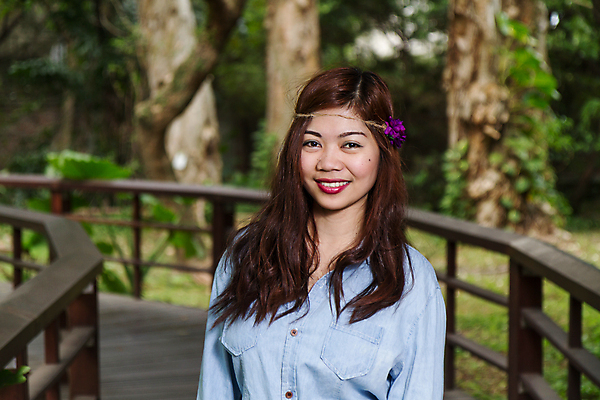 포토 JPG 해외이미지 공원 밭 자연 한명 동양인 초록색 머리 정원 기쁨 시골 스타일 해외202004 해외포토 1 공공시설 감정 컬러 농업 사람 인종 신체부위 생태계 파일형식 이미지허브