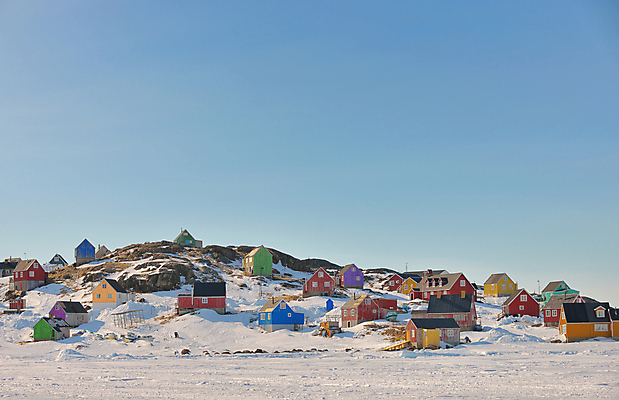 포토 JPG 해외이미지 주간 겨울 하늘 주택 사람없음 야외 마을 설원 그린란드 겨울풍경 해외202004 알록달록 해외포토 자연요소 계절 섬 눈_날씨 덴마크 풍경 건물 컬러풀 파일형식 이미지허브