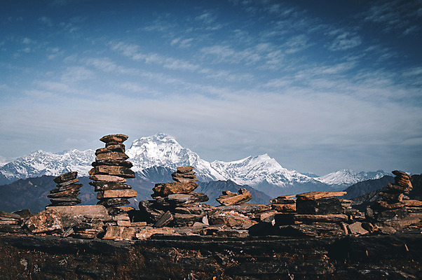 포토 JPG 해외이미지 구름 아시아 여행 겨울 자국 자연 파노라마 동양인 풍경 사람없음 야외 관광지 마을 탑 트래킹 하이킹 암석 시골 정상 고도 빙하 네팔 산봉우리 산악지대 히말라야 해외포토 자연요소 건축물 계절 나라 레저 산 촬영기법 인종 돌_바위 생태계 봉우리 파일형식 산맥 이미지허브