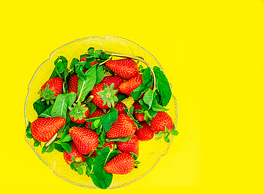 포토 JPG 해외이미지 열매 음식 조각 백그라운드 농업 과일 재료 자연 유리 딸기 디저트 건강 사람없음 목재 빨간색 초록색 여름 파란색 컬러풀 정원 흰색 신선 사발 달콤 맛 아침식사 민트 상쾌 유기농 질감 마법 내추럴 고립 구식 숙성 식용 채식주의자 해외포토 나무 식물 웰빙 계절 감정 산업 컬러 컨셉 재질 식사 사기그릇 허브 생태계 채식 파일형식 이미지허브