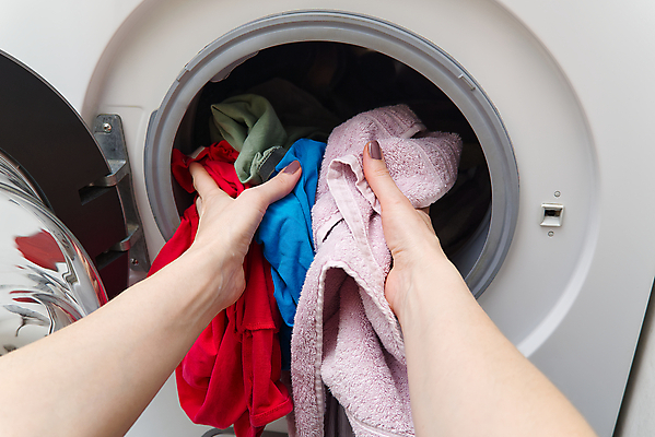 포토 JPG 해외이미지 옷 여자 가사 생각 가정 바닥 스트레스 주택 피곤 사람없음 일상 금발 쌓기 기계 분노 목욕가운 좌절 씻기 빨래 드라이어 주부 문제 세탁기 디톡스 해외포토 헤어스타일 감정 컨셉 모션 건강 사람 건물 라이프 청결 가전제품 미용용품 가운 파일형식 이미지허브