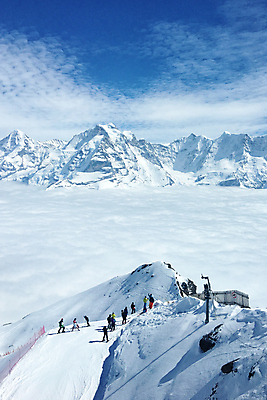 포토 JPG 해외이미지 계절 행복 유럽 여행 백그라운드 겨울 자연 하늘 스키 산 서기 사람 풍경 사람없음 야외 파란색 햇빛 여행객 계곡 맑음 얼음 일몰 하이킹 추위 흰색 정상 스위스 알프스 내추럴 절정 해외포토 자연요소 감정 나라 컬러 모션 레저 날씨 겨울스포츠 태양 노을 생태계 파일형식 이미지허브