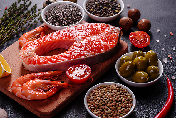 포토 JPG 해외이미지 접시 음식 바다 조각 백그라운드 다이어트 재료 탁자 건강 육류 어류 스테이크 요리 사람없음 빨간색 식당 검은색 식사 저녁식사 어둠 신선 맛 그릴 정상 먹기 레몬 허브 해산물 준비 날것 소금 연어 로즈메리 점심식사 생식 송어 해외포토 식물 식기 컬러 가구 컨셉 과일 식재료 모션 주방용품 서양음식 상점 수중동물 파일형식 이미지허브