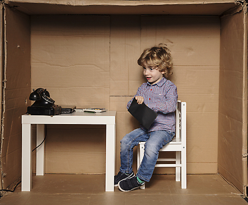 포토 JPG 해외이미지 전신 응시 남자 어린이 비즈니스 봉투 선물 한명 들기 소년 옆모습 상자 사무실 검은색 잡기 업무 비즈니스맨 범죄 작음 만족 획득 뇌물 소년만 소년한명만 해외포토 1 시선 감정 뷰포인트 컬러 모션 사람 작업 직장인 크기 남자만 남자한명만 어린이만 파일형식 이미지허브