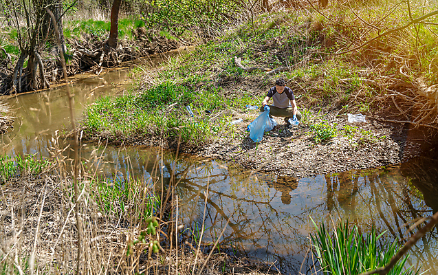 포토 JPG 해외이미지 나무 손 공원 지구 가방 자연 한명 사람 풍경 야외 초록색 글로벌 환경 봄 재활용 행성 쓰레기통 잡기 업무 봉사 도움 보호 쓰레기 폐기물 숲 플라스틱 청소 수집 오브젝트 환경보전 에코 친환경 패키지 문제 낭비 돌봄 생태학 참여 헬프 해외포토 식물 1 잡화 계절 공공시설 교육 컬러 컨셉 모션 재질 신체부위 우주 작업 사회이슈 생태계 파일형식 이미지허브