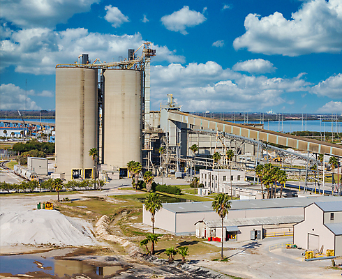 포토 JPG 해외이미지 산업 바다 비즈니스 교통시설 항해 사람없음 항구 화물 만 창고 무역 함선 상업 수납 포트 사일로 유조선 해외포토 교통 배_교통 운송업 시설 파일형식 이미지허브