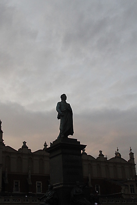 포토 JPG 해외이미지 유럽 여행 사람없음 성당 교회 여행객 센터 중세 정사각형 광택 타운 동쪽 폴란드 르네상스 크라쿠프 해외포토 도형 나라 종교건축 사람 건물 도시 역사 방향 파일형식 이미지허브