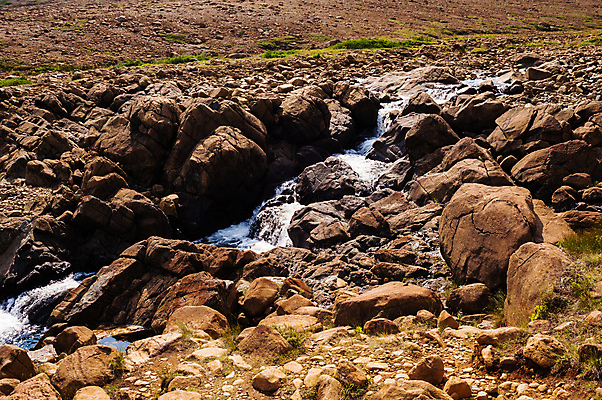 포토 JPG 해외이미지 이동 모션 자연 사람없음 야외 물 강 갈색 환경 봄 젖음 흐름 신선 거친 액체 개울 황무지 떨어짐 순수 부식 지역 암초 내추럴 스플래쉬 해외포토 자연요소 계절 컬러 컨셉 생태계 파일형식 이미지허브