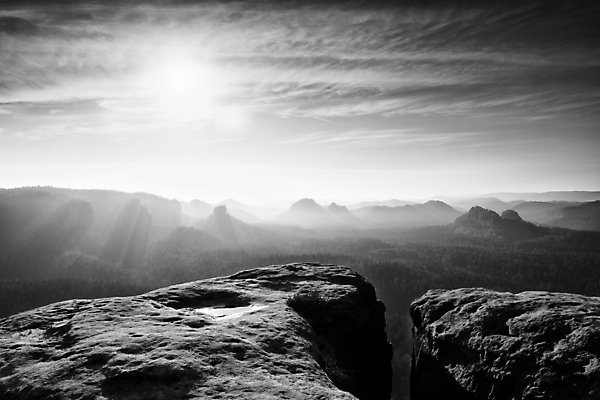 포토 JPG 해외이미지 구름 외관 공원 자연 하늘 아침 독일 따뜻함 풍경 사람없음 야외 가로 일출 계곡 일몰 봄 새벽 거품 안개 바위 시골 야간 숲 언덕 흔들림 사암 무거움 내추럴 뿌연 절정 해외포토 주간 자연요소 계절 공공시설 유럽 모션 날씨 노을 돌_바위 무게 생태계 파일형식 이미지허브