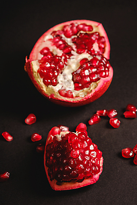 포토 JPG 해외이미지 검은배경 사람없음 낟알 석류 석류알 해외포토 백그라운드 과일 검은색 파일형식 이미지허브