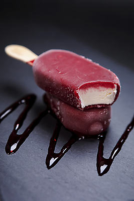 포토 JPG 해외이미지 열매 음식 백그라운드 돈 오렌지 과일 딸기 아이스크림 디저트 건강 막대사탕 사람없음 목재 빨간색 노란색 냉동 얼음 추위 대접 신선 바 막대기 달콤 맛 시원함 크림 상쾌 유기농 산딸기 고립 바닐라 셔벗 팝 핸드메이드 해외포토 자연요소 나무 식물 웰빙 감정 컬러 컨셉 재료 사탕 재산 파일형식 이미지허브