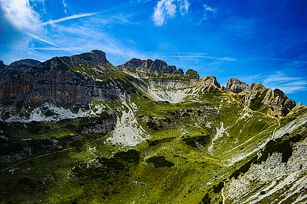 포토 JPG 해외이미지 구름 계절 공원 유럽 겨울 자연 하늘 산 파노라마 풍경 사람없음 야외 가로 파란색 갈색 계곡 맑음 이탈리아 트래킹 하이킹 가을 황무지 언덕 산등성이 알프스 절정 산맥 해외포토 자연요소 공공시설 나라 컬러 레저 날씨 촬영기법 생태계 파일형식 이미지허브