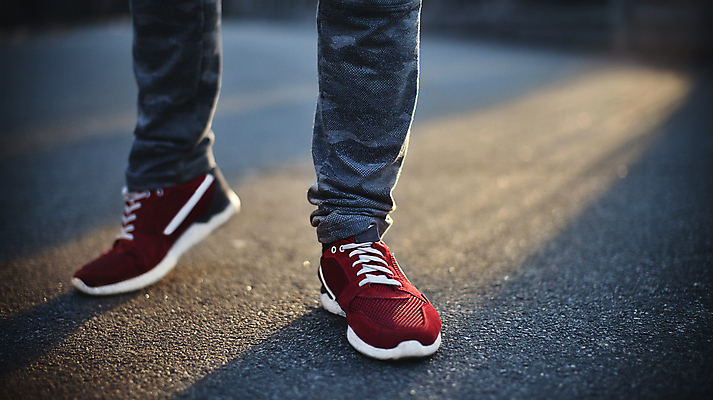 포토 JPG 해외이미지 학생 라이프스타일 남자 스포츠 백그라운드 운동화 신발 컨셉 발 자연 추상 거리 건강 사람 소년 성인 사람없음 야외 빨간색 유행 걷기 검은색 자유 흰색 도시 닫기 시원함 연습 단계 그런지 무료 스타일 힙스터 해외포토 패션 어린이 컬러 무늬 모션 생활 신체부위 생태계 파일형식 이미지허브