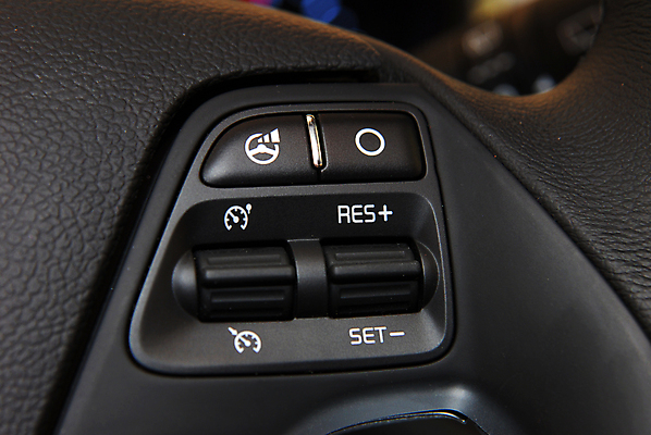 포토 JPG 해외이미지 산업 도로 여행 의자 교통시설 자동차 기술 사람없음 내부 가로 빛 컴퓨터 장비 운전 기구 시간 바퀴 고속도로 운전사 경찰 크루즈 사건 묘사 모터 계기판 속도계 제어 해외포토 직업 길 육상교통 가구 교통 배_교통 모션 전자제품 시설 파일형식 이미지허브