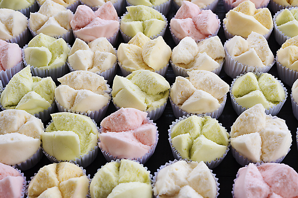 포토 JPG 해외이미지 전통 아시아 커피 음식 분홍색 백그라운드 컨셉 오렌지 태국 딸기 디저트 아이디어 건강 동양인 사람없음 컬러풀 노란색 우주 케이크 축제 식사 흰색 축하 신선 면 달콤 맛 아침식사 설탕 컵케이크 굽기 밀가루 머핀 양모 파스텔톤 페스츄리 핸드메이드 스타일 해외포토 나라 음료 빵 컬러 과일 인종 직물 가루 구이 파일형식 이미지허브