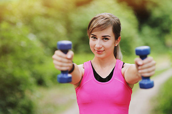 포토 JPG 해외이미지 백인 모델 공원 여자 행복 스포츠 신체 아침 근육 갈색머리 건강 한명 운동복 달리기 조깅 운동 햇빛 일출 힘 산책 숲 연습 속도 마라톤 달리기선수 양발 카피스페이스 해외포토 주간 서양인 1 헤어스타일 옷 공공시설 감정 모션 휴식 사람 경기 태양 노을 공백 육상스포츠 육상선수 파일형식 이미지허브