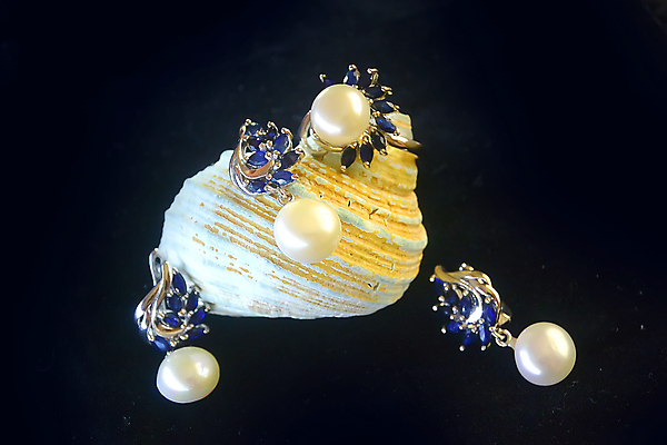 포토 JPG 해외이미지 디자인 결혼 백그라운드 목걸이 팔찌 선물 사람없음 빛 유행 귀걸이 바위 반지 화려 황금 고급 은색 크리스탈 보석 수집 에메랄드 다이아몬드 보물 내추럴 고립 루비 사파이어 전용 팬던트 핸드메이드 해외포토 컬러 컨셉 장신구 이벤트 돌_바위 광석 파일형식 이미지허브