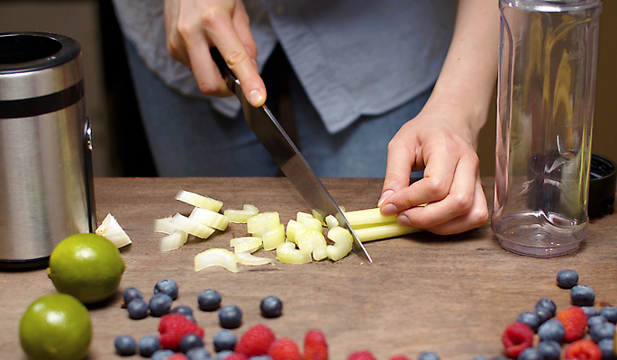 포토 JPG 해외이미지 라이프스타일 여자 열매 음료 음식 컨셉 다이어트 채소 과일 주택 건강 관리 요리 사람 사람없음 내부 초록색 주방 기계 에너지 공구 칼 닫기 몸무게 자르기 먹기 준비 에코 유기농 블루베리 만들기 산딸기 라임 성분 스무디 영양분 적자 채식주의자 해외포토 식물 웰빙 컬러 모션 건물 생활 환경 도구 채식 파일형식 이미지허브