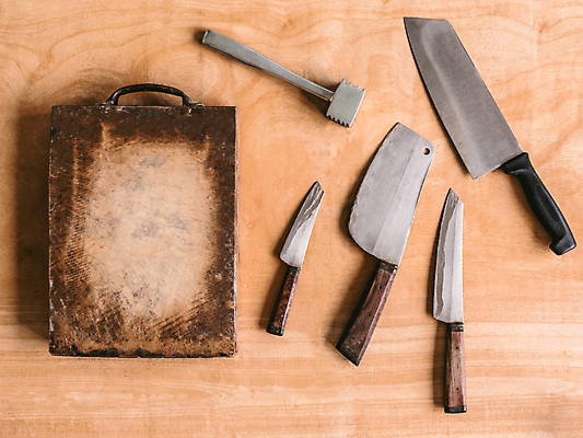 포토 JPG 해외이미지 직업 조각 탁자 쟁반 요리 사람없음 목재 금속 요리사 기구 도구 칼 자르기 준비 만들기 철강 해외포토 나무 가구 재료 모션 재질 파일형식 이미지허브
