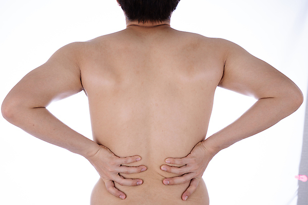 포토 JPG 해외이미지 백인 남자 실내 한명 상반신 성인 뒷모습 고통 잡기 허리 흰배경 허리통증 성인남자한명만 해외포토 서양인 1 감정 뷰포인트 백그라운드 모션 사람 내부 신체부위 흰색 남자한명만 성인남자만 파일형식 이미지허브