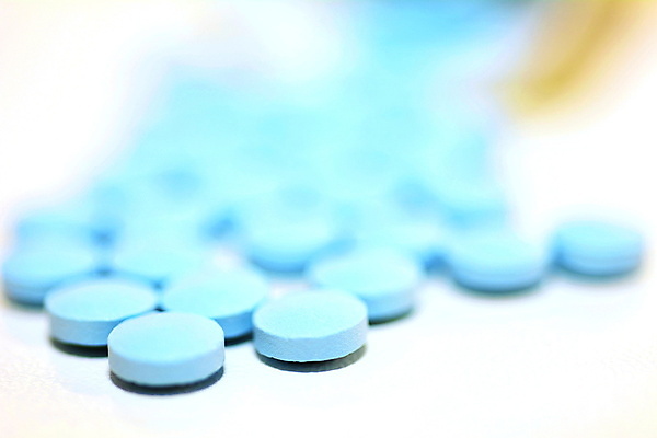 포토 JPG 해외이미지 백그라운드 건강 사람없음 치료 알약 약 고통 흰색 질병 컨테이너 약국 처방 쏟아짐 중독 조제 보충 돌봄 마약 복용 진통제 항생제 해외포토 감정 산업 컬러 의학 모션 만들기 파일형식 이미지허브