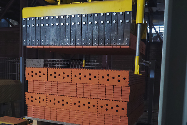 포토 JPG 해외이미지 식물 산업 선 벽 조각 건축양식 공장 교통시설 추상 벽돌 돌담 실내 따뜻함 사람없음 건물 빨간색 검은색 블록 장비 회색 도자기 거친 작업실 오븐 제조 소프트포커스 굽기 창고 준비 날것 점토 곰팡이 방법 컨베어밸트 프로젝트 해외포토 건축물 건축 컬러 교통 무늬 공업 촬영기법 내부 담장 기계 가전제품 돌_바위 구이 시설 파일형식 이미지허브