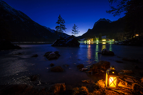 포토 JPG 해외이미지 나무 호수 크리스마스 겨울 자연 산 독일 풍경 사람없음 물 파란색 얼음 침묵 새벽 추위 시골 저녁 12월 알프스 해외포토 자연요소 식물 계절 기념일 유럽 컬러 소리 날짜 야간 생태계 파일형식 이미지허브