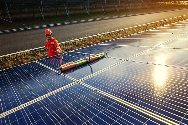 포토 JPG 해외이미지 식물 산업 비즈니스 공장 자연 지붕 노동자 세포 한명 초록색 파란색 햇빛 태양 환경 힘 장비 발전기 에너지 작업 판넬 기술자 엔지니어 변화 역 보호 에코 지역 시스템 공학 유지 혁명 생태학 설치 공급 해외포토 자연요소 직업 1 교육 컬러 컨셉 공업 교통시설 사람 발전소 생태계 파일형식 이미지허브