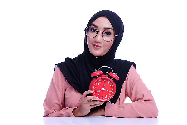 포토 JPG 해외이미지 직업 라이프스타일 응시 감정 종교 시계 손가락 아이디어 한명 손짓 20대 성인 가로 경제 숫자 보라색 기쁨 가리킴 표현 시간 비즈니스우먼 자신감 입 중앙 이슬람교 자르기 긍정 보여주기 히스패닉 경영 고립 관리자 마감 아랍어 카운트다운 해외포토 문자 1 손 시선 여자 컬러 컨셉 비즈니스 모션 사람 청년 생활 신체부위 직장인 파일형식 이미지허브