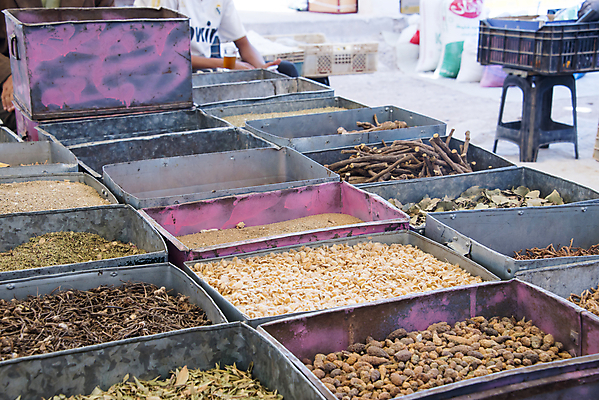 포토 JPG 해외이미지 전통 문화 음식 잎 비즈니스 재료 아프리카 건조 쟁반 요리 사람 사람없음 야외 상자 상점 금속 여러개 신선 양념 조미료 시장 맛 허브 향신료 유기농 커뮤니티 모로코 내추럴 섞기 해외포토 식물 웰빙 나라 다수 컨셉 재질 향미료 파일형식 이미지허브