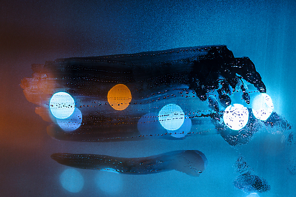 포토 JPG 해외이미지 손 응시 백그라운드 컨셉 패턴 밭 창문 유리 표면 실내 손바닥 사람 사람없음 물 파란색 검은색 어둠 습기 젖음 흐름 터치 안개 물방울 신선 투명 클래식 고독 떨어짐 야간 이슬 빗방울 질감 땀 보케 닦기 내추럴 깊이 목업 해외포토 자연요소 시선 감정 컬러 무늬 농업 모션 재질 날씨 내부 신체부위 비_날씨 파일형식 이미지허브