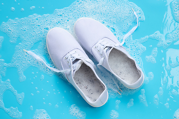 포토 JPG 해외이미지 운동화 사람없음 빨래 파란배경 비누거품 해외포토 백그라운드 신발 가사 파란색 거품 파일형식 이미지허브