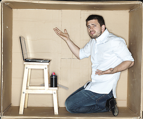 포토 JPG 해외이미지 전신 백인 남자 의자 한명 앉기 성인 옆모습 노트북 상자 사무실 업무 비즈니스맨 무릎꿇기 갇힘 답답함 성인남자한명만 해외포토 서양인 1 뷰포인트 가구 비즈니스 모션 사람 전자제품 작업 직장인 감각 남자한명만 성인남자만 파일형식 이미지허브