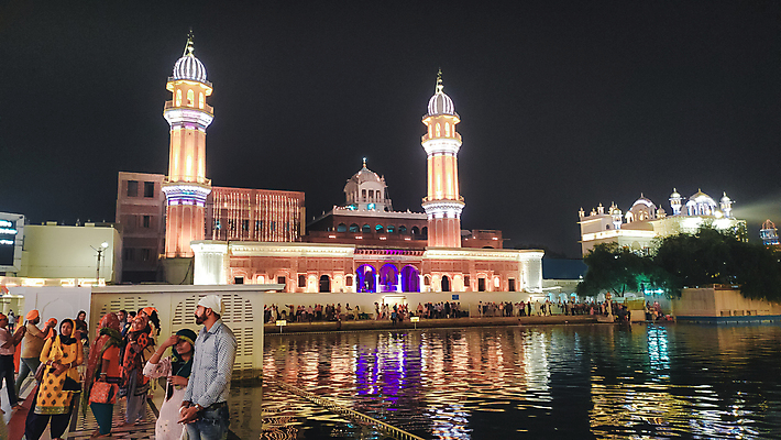 포토 JPG 해외이미지 전통 아시아 종교 문화 여행 건축양식 휴가 수영장 사람없음 야외 건물 관광지 강 반사 성당 교회 여행객 황혼 궁전 연못 도시 영혼 역사 야간 빛망울 명승지 사당 순례 순례자 해외포토 자연요소 건축물 건축 나라 고건축 종교건축 사람 풍경 빛 일몰 파일형식 이미지허브