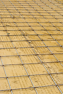 포토 JPG 해외이미지 산업 선 모래 건축양식 바닥 사람없음 건물 금속 힘 바 제조 묶기 철 부식 정사각형 새장 망사 패널 철강 콘크리트 해외포토 도형 건축물 건축 모션 재질 직물 케이지 파일형식 이미지허브