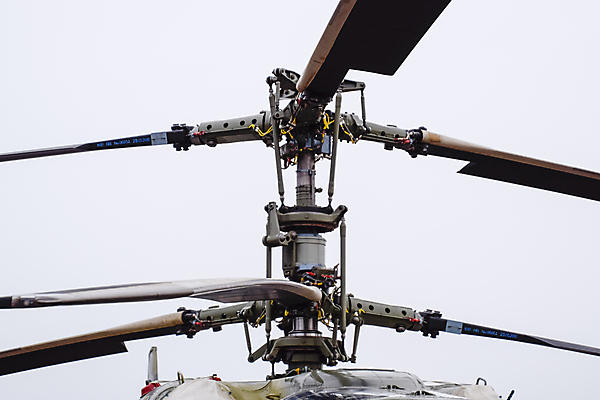 포토 JPG 해외이미지 여행 포즈 웨일즈 비행기 안테나 사람 이벤트 사람없음 야외 기계 종 긴급 축하 칼날 헬리콥터 묘사 항공 군용 프로펠러 전염 지역 감시 육군 엔진 에어쇼 곡예비행 바레인 해외포토 컨셉 중동 통신 항공교통 영국 대중교통 군대 비행 질병 감염 쇼 파일형식 이미지허브