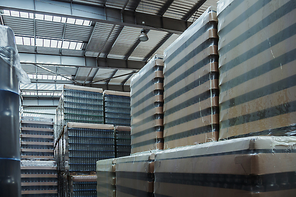 포토 JPG 해외이미지 식물 산업 음료 백그라운드 포장 공장 교통시설 모션 유리 새로움 바닥 사람없음 내부 건물 파란색 빛 상점 화물 도시 작업실 팔레트 제조 상품 큼 배송 창고 패키지 수납 제비 물류 짐싸기 격납고 분배 설치 신발장 포장소품 하드웨어 해외포토 건축물 컬러 교통 컨셉 공업 재질 조류 컴퓨터 운송업 크기 오브젝트 시설 포장재료 파일형식 이미지허브