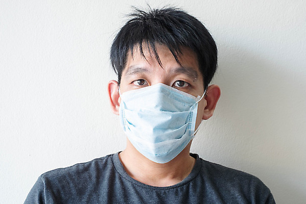 포토 JPG 해외이미지 남자 아시아 얼굴 백그라운드 컨셉 건강 가면 한명 안전 사람 동양인 성인 환경 중국 고통 흰색 도시 입 바이러스 보호 질병 위험 두통 감염 먼지 기침 스모그 해외포토 1 감정 나라 컬러 의학 인종 신체부위 파일형식 이미지허브