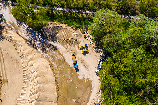 포토 JPG 해외이미지 산업 모래 건설업 사람없음 가로 장비 작업 붓기 불도저 러시아 짐차 무거움 드론 조감도 채석 해외포토 유럽 모션 자동차 중장비 무게 파일형식 이미지허브