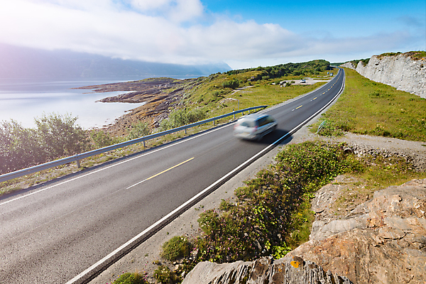 포토 JPG 해외이미지 구름 유럽 도로 길 호수 여행 백그라운드 교통시설 자동차 자연 하늘 휴가 산 노르웨이 풍경 사람없음 야외 초록색 물 여름 파란색 운전 흰색 바퀴 땅 언덕 지역 내추럴 선로 스칸디나비아 자동 절정 해외포토 자연요소 계절 나라 육상교통 컬러 교통 모션 시설 생태계 파일형식 이미지허브