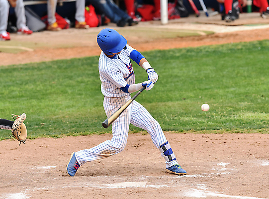 포토 JPG 해외이미지 전신 남자 유니폼 청소년 한명 서기 옆모습 10대 경쟁 경기장 활발 야구 야구방망이 야구선수 야구복 대회 야구헬멧 십대남자한명만 해외포토 1 옷 뷰포인트 컨셉 스포츠시설 모션 운동선수 사람 운동복 구기 야구용품 헬멧 남자한명만 십대남자만 파일형식이미지허브 