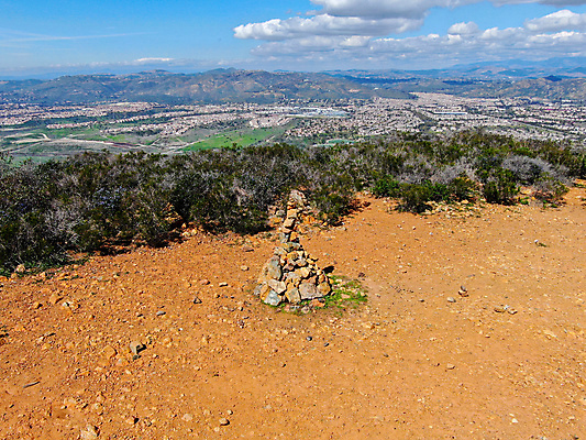 포토 JPG 해외이미지 구름 계절 선 여행 컨셉 자연 하늘 휴식 산 안내 건조 건강 풍경 사람없음 야외 초록색 파란색 쌓기 평화 환경 계곡 미국 화목 침묵 산책 활발 산책로 하이킹 바위 정상 배열 집중 캘리포니아 질서 흙더미 조감도 해외포토 자연요소 길 컬러 북아메리카 모션 레저 소리 흙 돌_바위 예절 생태계 파일형식 더미 이미지허브