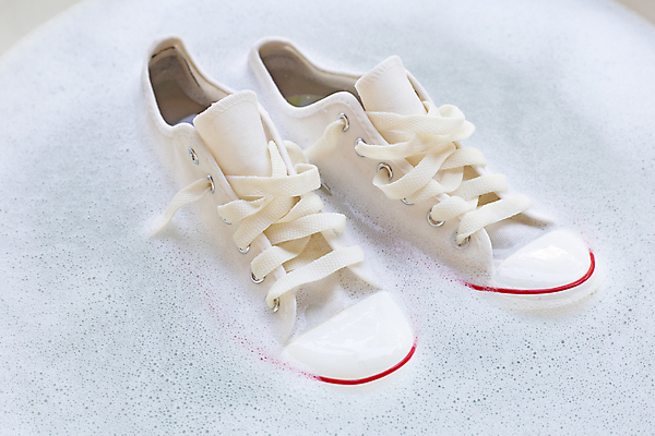 포토 JPG 해외이미지 운동화 사람없음 빨래 비누거품 해외포토 신발 가사 거품 파일형식 이미지허브