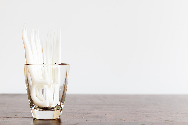 포토 JPG 해외이미지 과학 백그라운드 아침 건강 사람없음 약 장비 흰색 공구 신선 막대기 실 치아 보호 질병 플라스틱 오브젝트 치과의사 이쑤시개 돌봄 명패 위생관리 해외포토 주간 컬러 컨셉 의학 모션 재질 관리 의사 도구 소화기관 파일형식 이미지허브